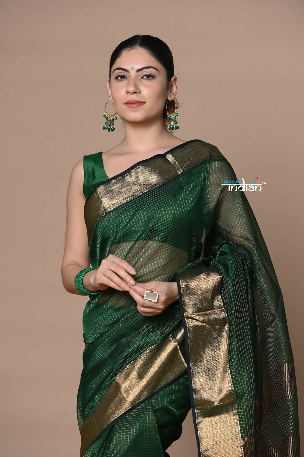 Very Much Indian Rajsi - Handloom Ari Checks Cotton Silk Saree With Golden Border - Bottle Green | Grocsy