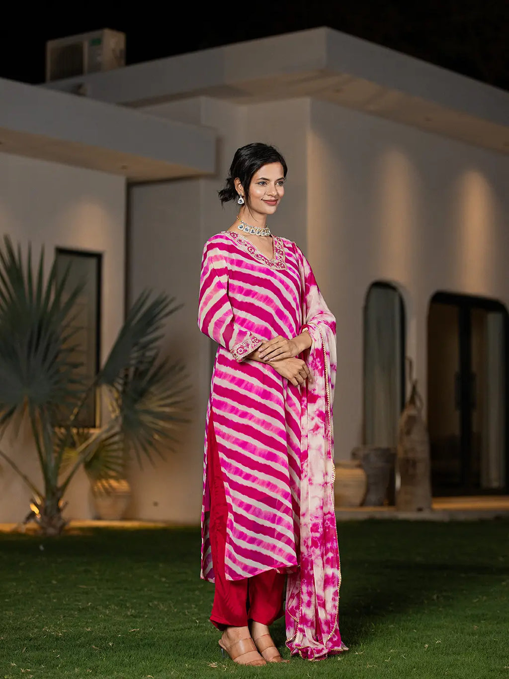 Yufta Pink Leheriya Print Poly Georgette Straight Suit Set | Grocsy