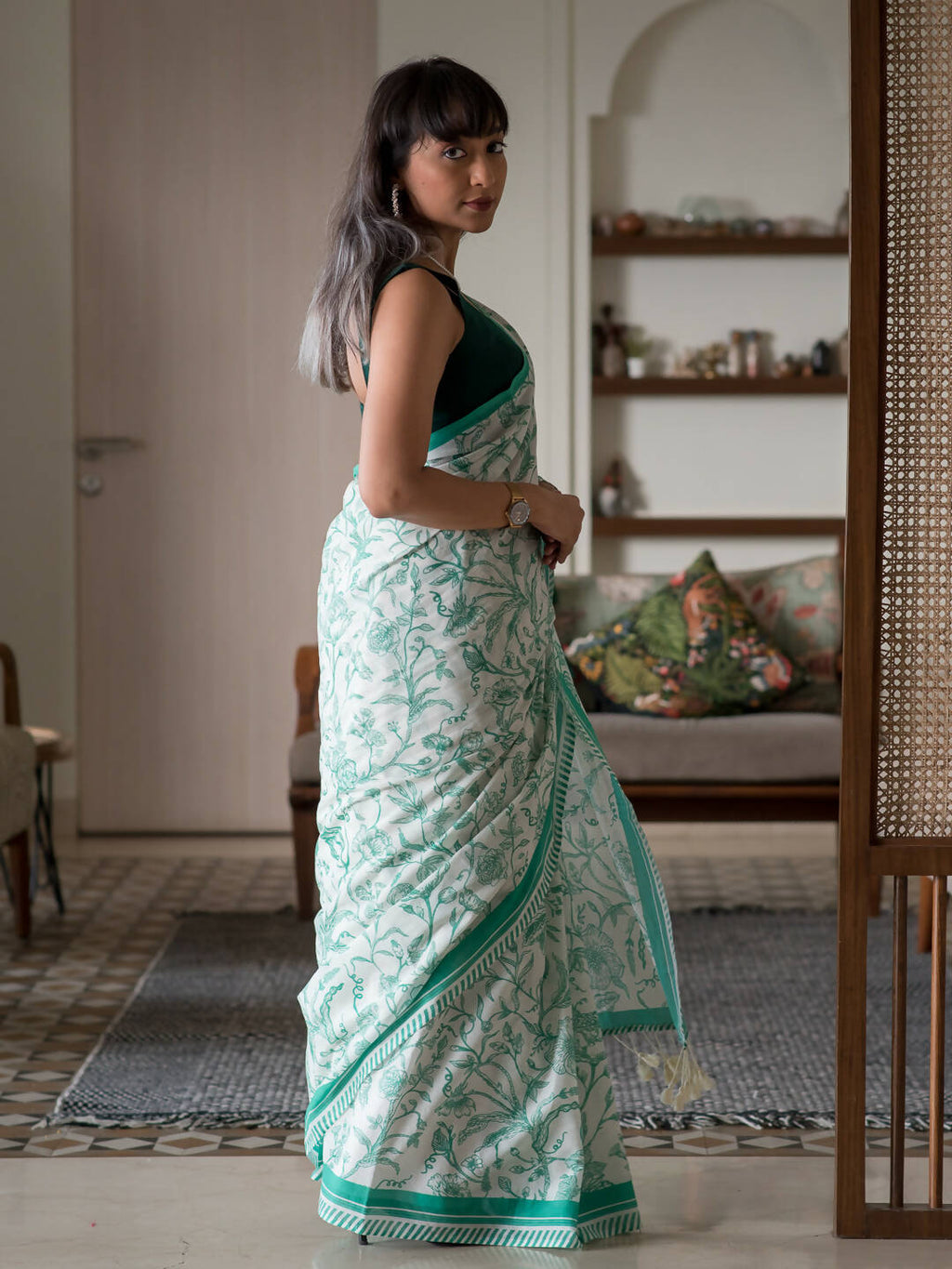 Suta White Floral Pure Cotton Saree | Grocsy