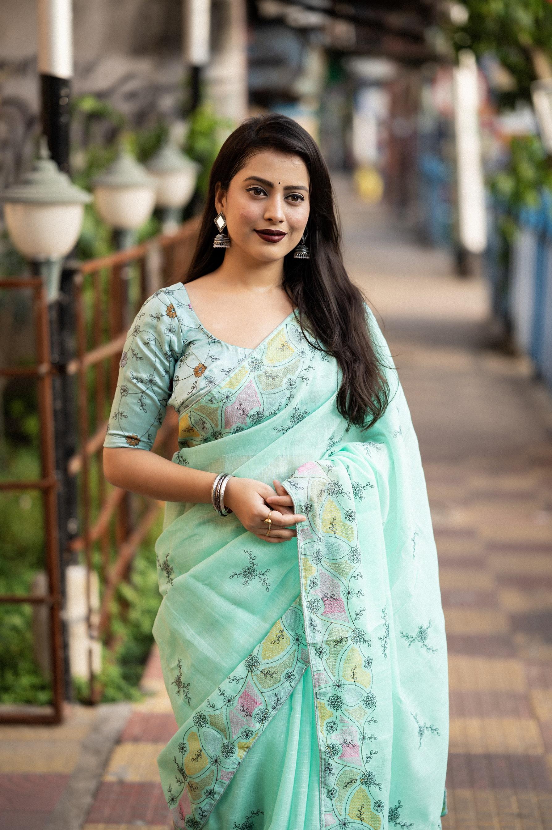Seagreen Pure Linen Ethnic Motifs Saree with Unstitched Blouse - A2M | Grocsy