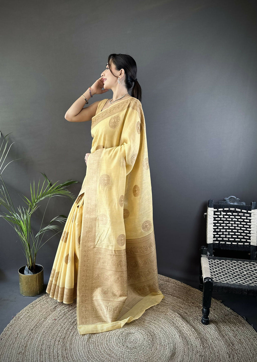 Joban Fashion Yellow Floral & Paisley Linen Silk Banarasi Saree | Grocsy