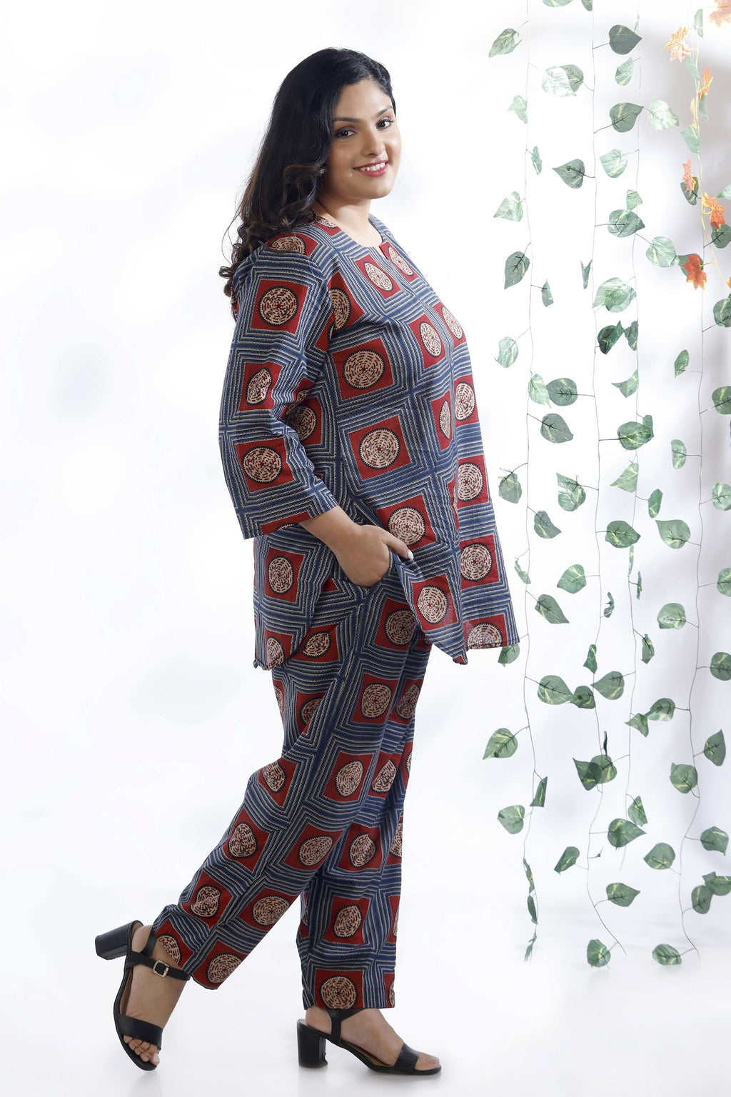 Breathables Women’S Blue Cotton Geometric Print Loungewear Co-Ord Set – Hip-Length Kurta & Pants | Grocsy