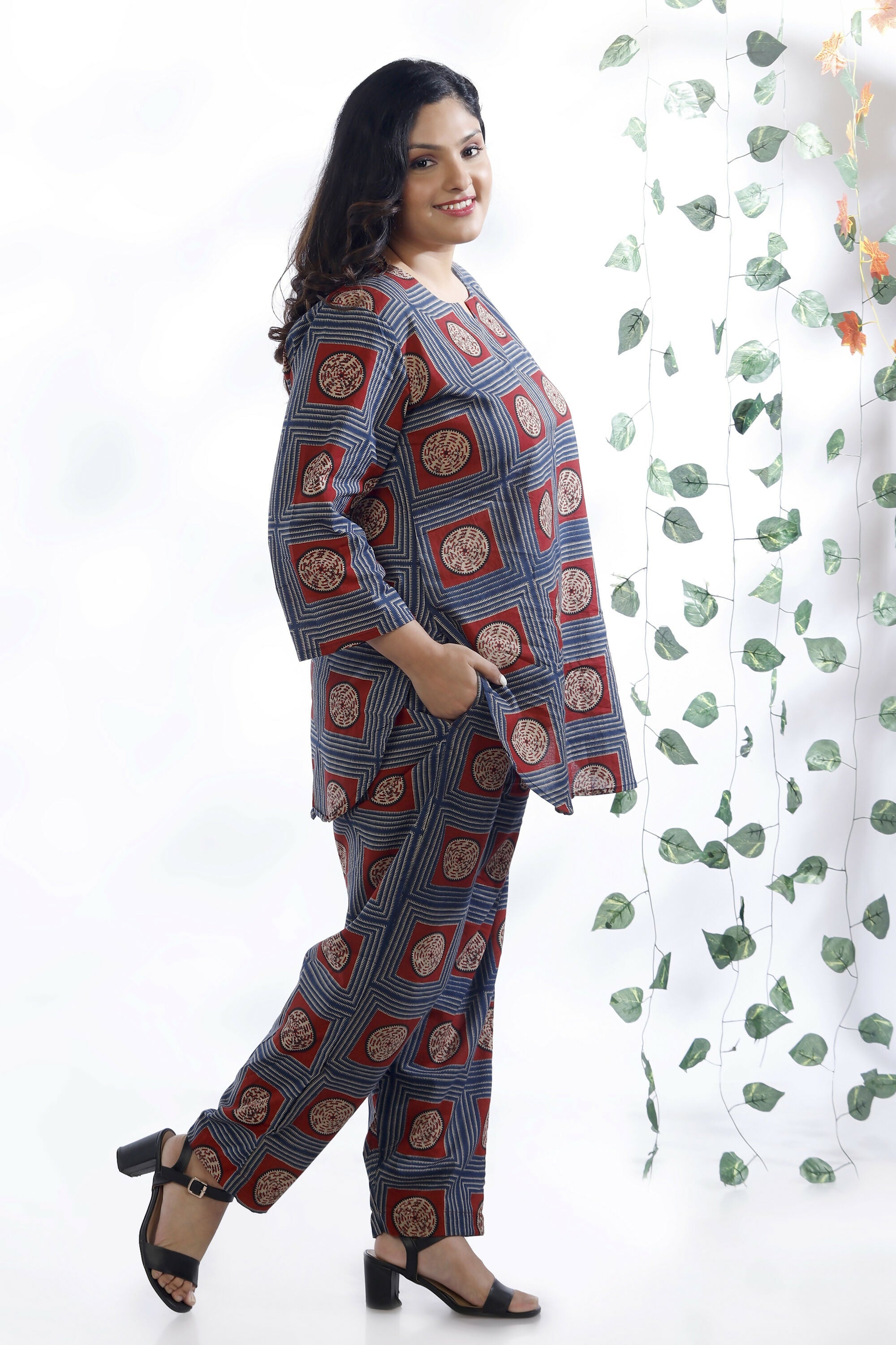 Breathables Women’S Blue Cotton Geometric Print Loungewear Co-Ord Set – Hip-Length Kurta & Pants | Grocsy