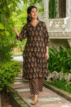 Aramya Straight Soft Cotton Floral Print Women's Kurta - Black | Grocsy