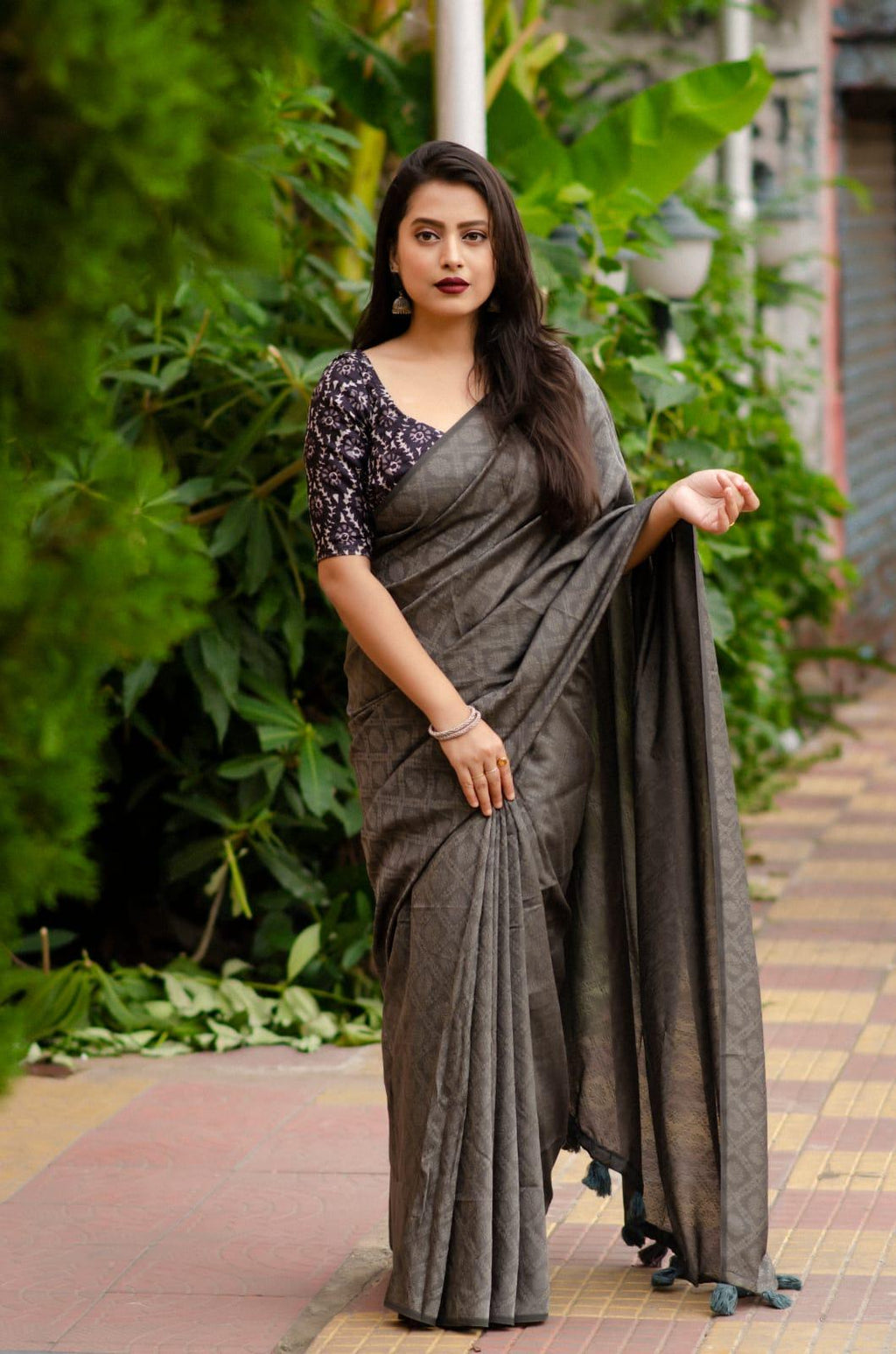 Grey Jute Silk Woven Design Saree with Unstitched Blouse - A2M | Grocsy