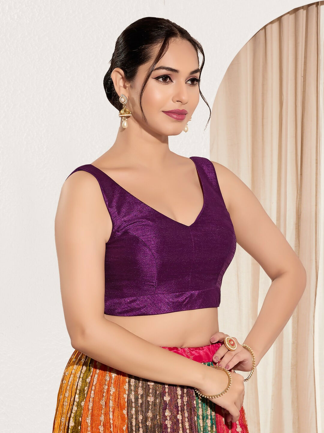 Joban Fashion Wine Mulberry Silk Padded Blouse With Round Neck Sleeveless | Grocsy