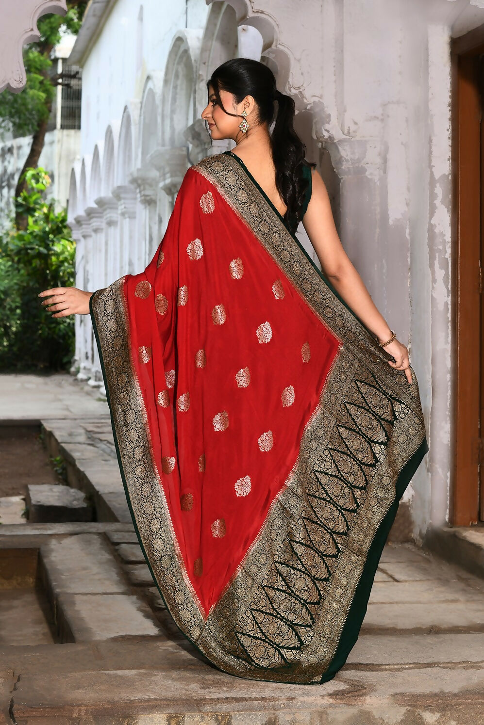 Joban Fashion Red Crepe Chiffon Pure Handloom Banarasi Silk Saree | Grocsy