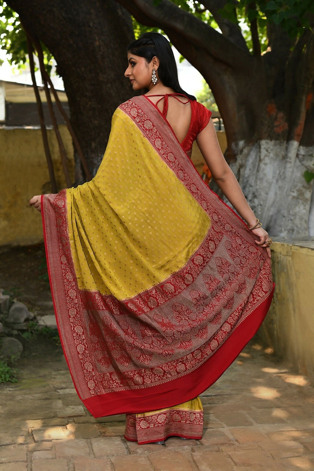 Joban Fashion Yellow Crepe Chiffon Pure Handloom Banarasi Silk Saree | Grocsy