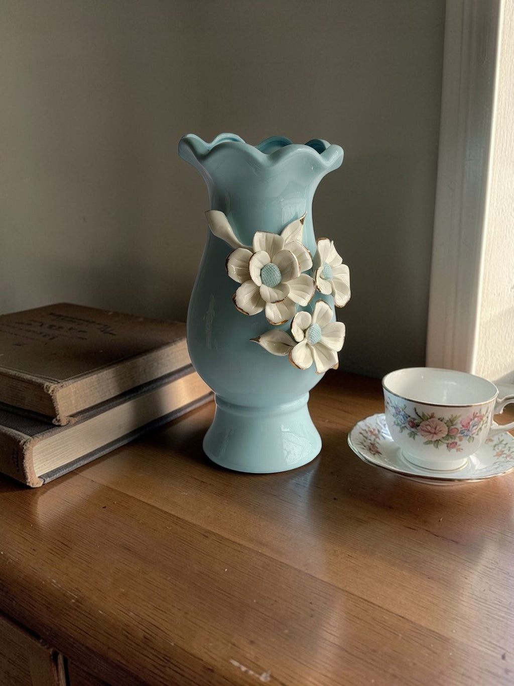 Sun Mun Decors Blue Vase | Grocsy
