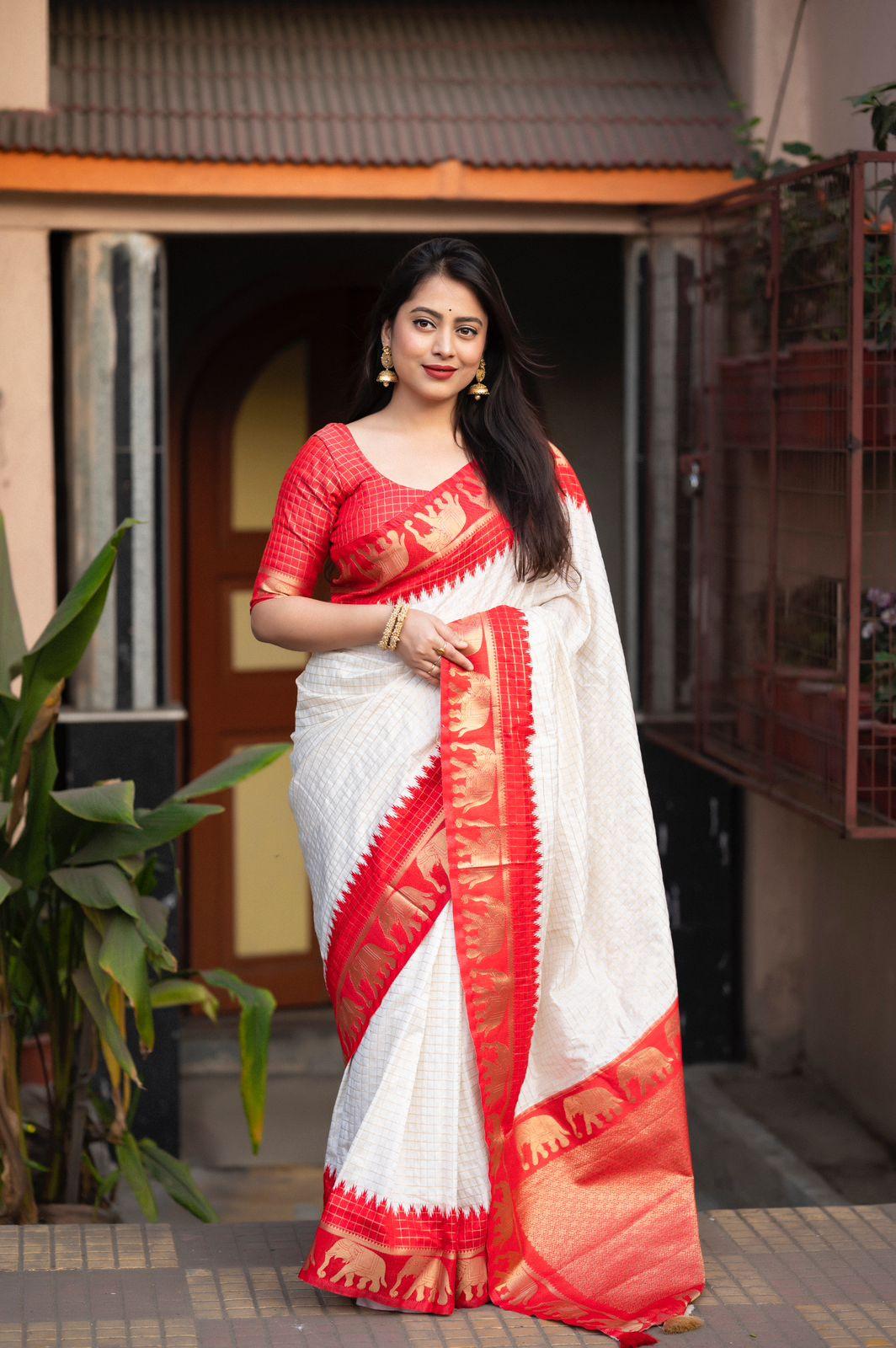 Red Silk Zari Woven Saree with Unstitched Blouse - Hiral Fashion | Grocsy