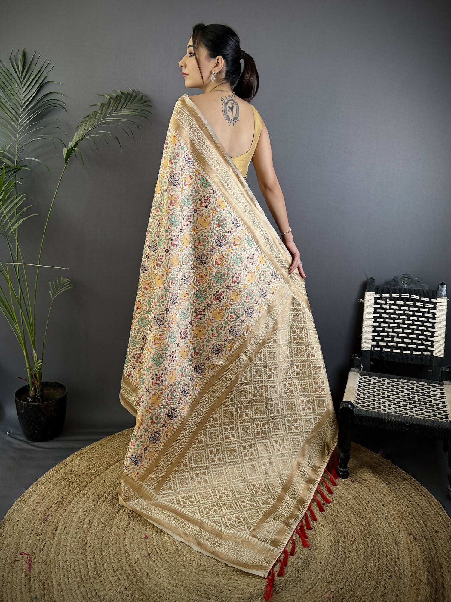 Joban Fashion Cream Intricate Floral & Woven Motifs Soft Silk Banarasi Saree | Grocsy