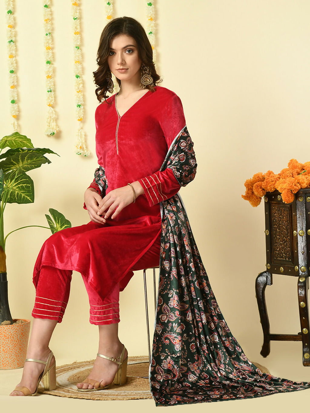 Myshka Women's Pink Velvet Kurta & Trousers With Dupatta Party Sets | Grocsy