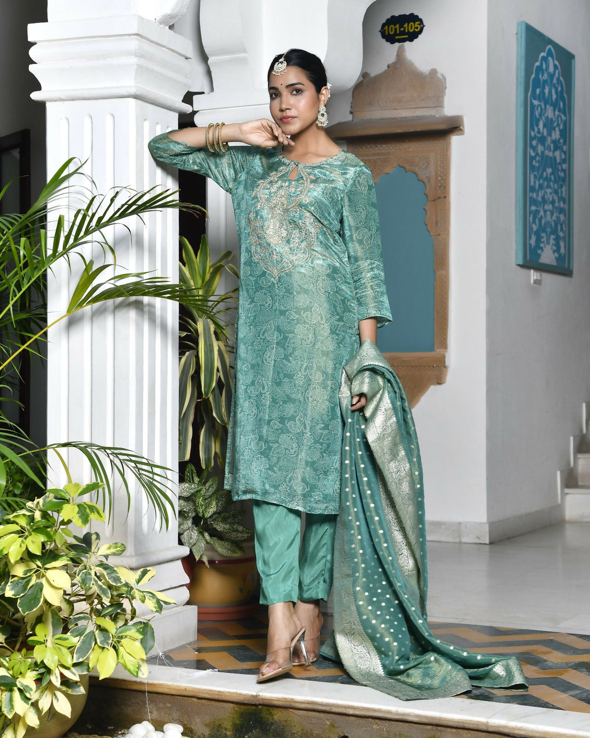 Vaasva Women's Digital Printed Tissue Suit Set With Solid Pant & Brocade Dupatta | Grocsy