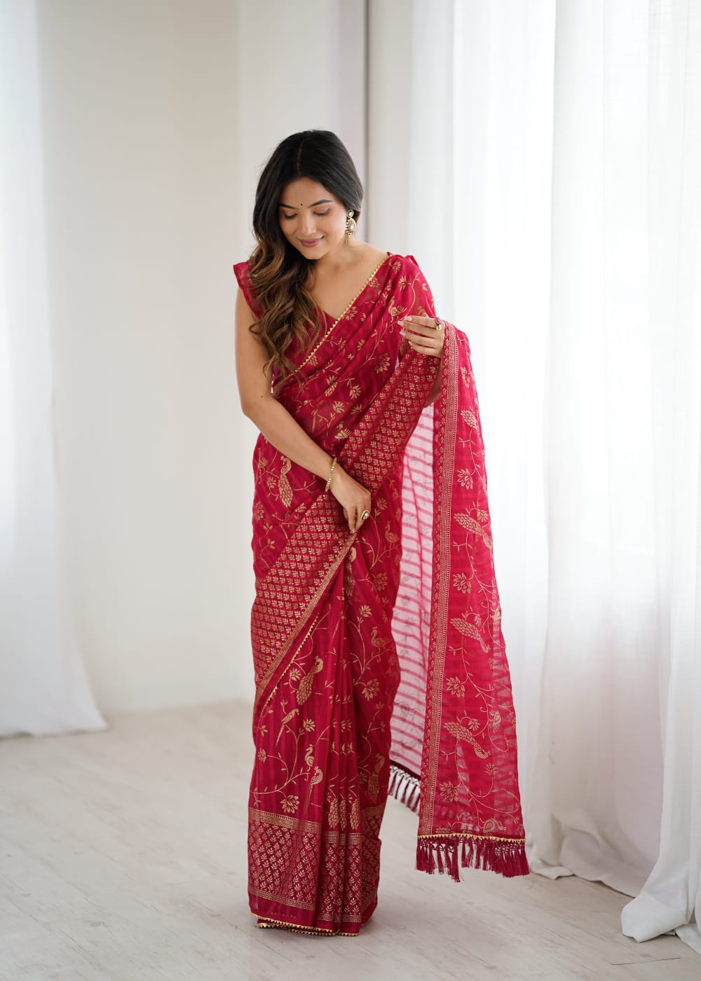Lorenvalley Fashion Red Solo Georgette Superb Finishing Foils Print & Fancy Zalar Lace in Border Saree with Blouse | Grocsy