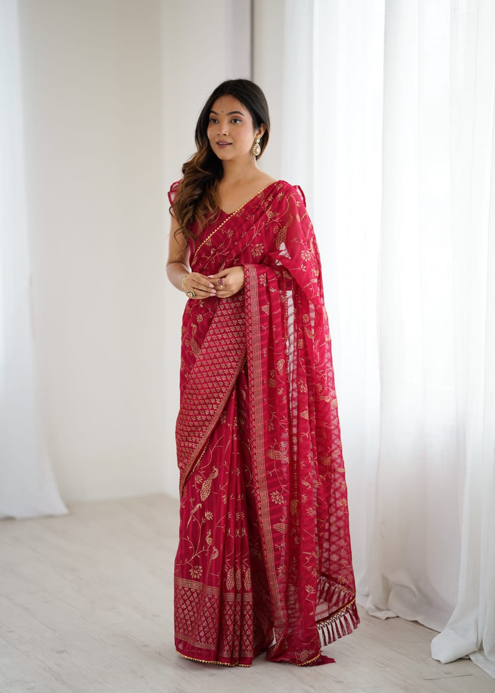 Lorenvalley Fashion Red Solo Georgette Superb Finishing Foils Print & Fancy Zalar Lace in Border Saree with Blouse | Grocsy