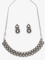 Silver Kundan Choker With Earrings And Maang Tikka - Ruby Raang | Grocsy