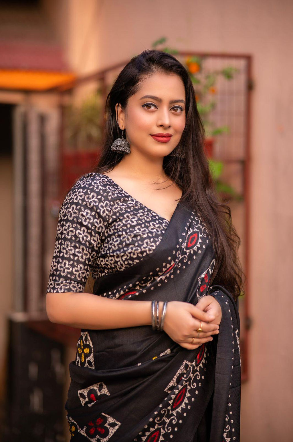 Black Silk Blend Ethnic Motifs Saree with Unstitched Blouse - A2M | Grocsy
