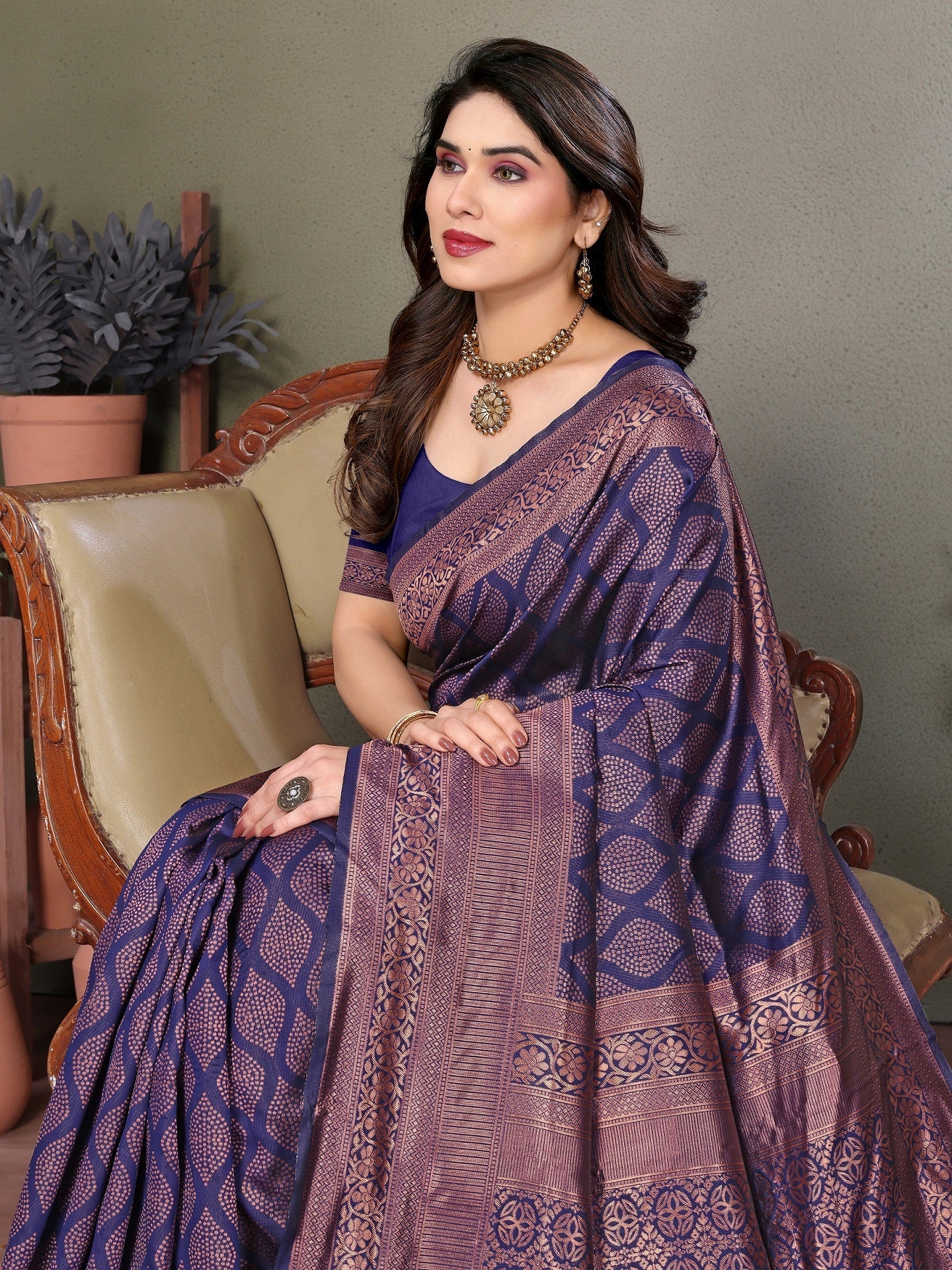 Vedant Vastram Litchi Silk Banarasi Silk Saree - Navy | Grocsy