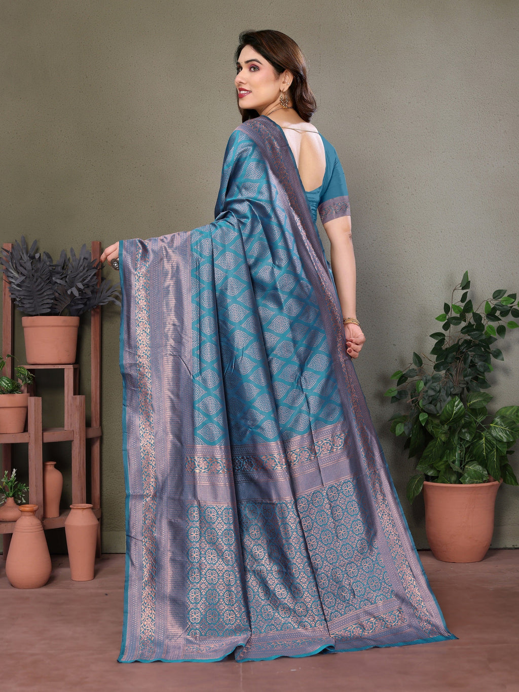 Vedant Vastram Litchi Silk Banarasi Silk Saree - Rama | Grocsy