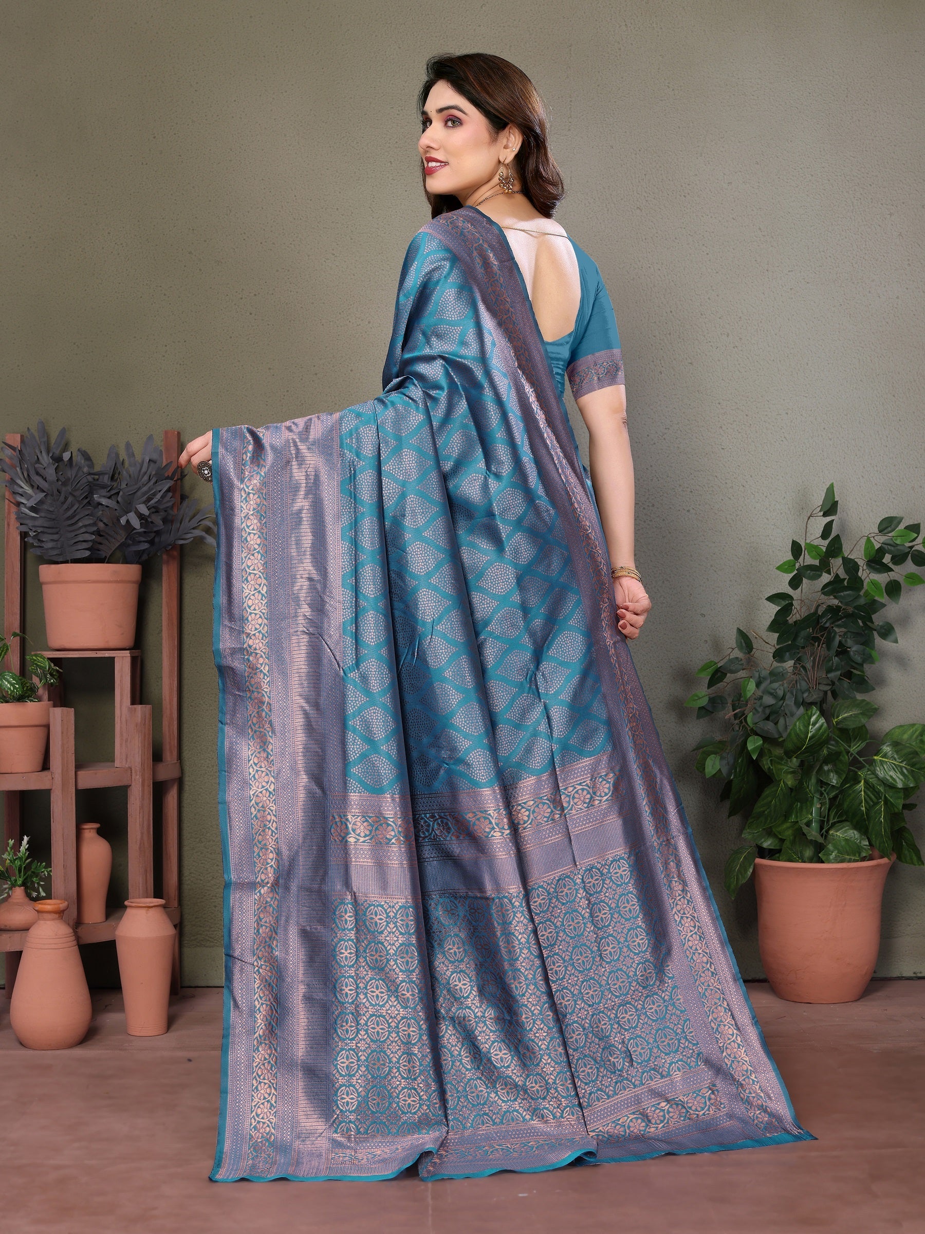 Vedant Vastram Litchi Silk Banarasi Silk Saree - Rama | Grocsy
