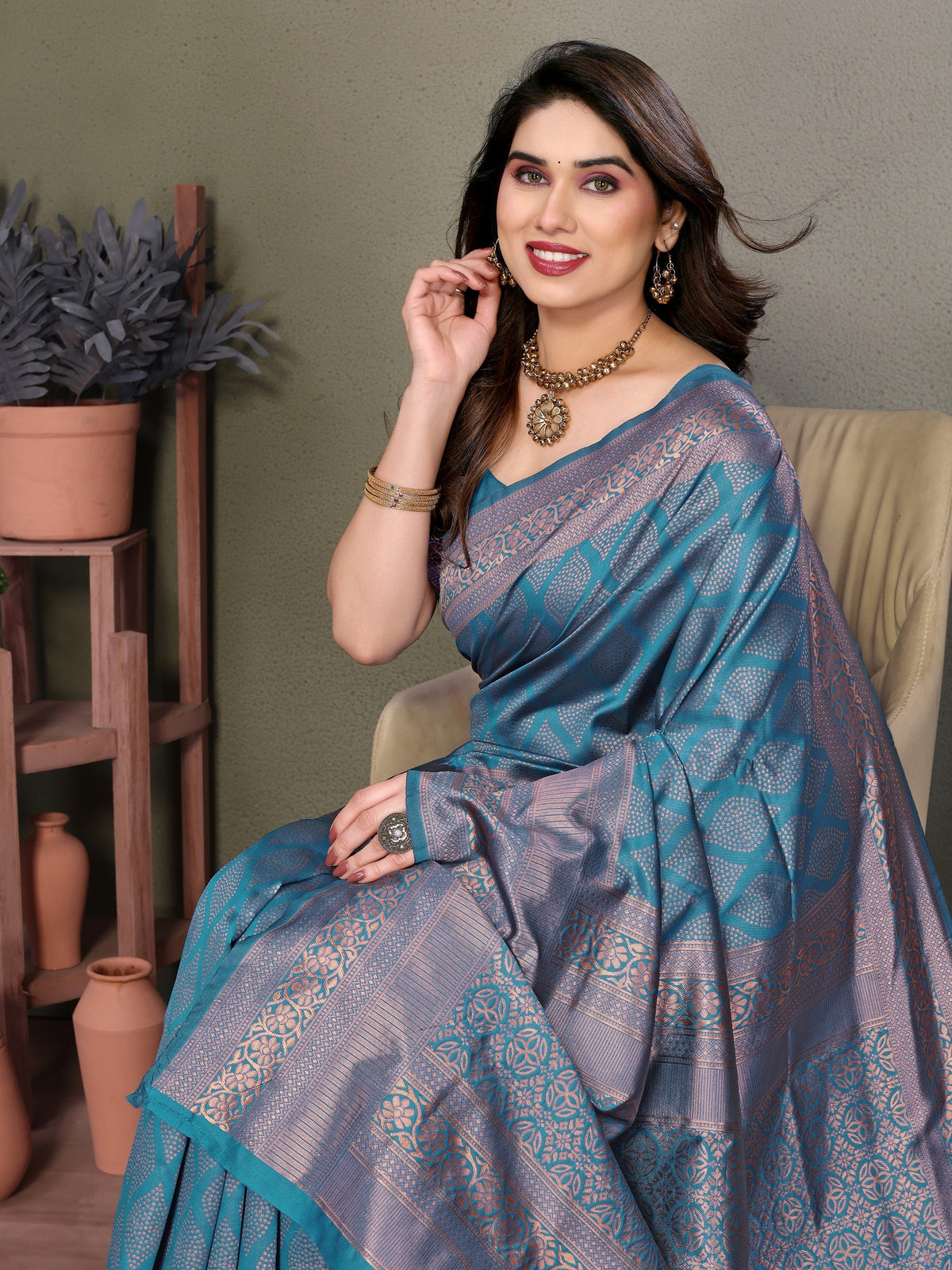 Vedant Vastram Litchi Silk Banarasi Silk Saree - Rama | Grocsy