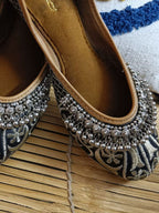 Desi Colour Women Indian Ethnic Footwear-Black Gungroo | Grocsy
