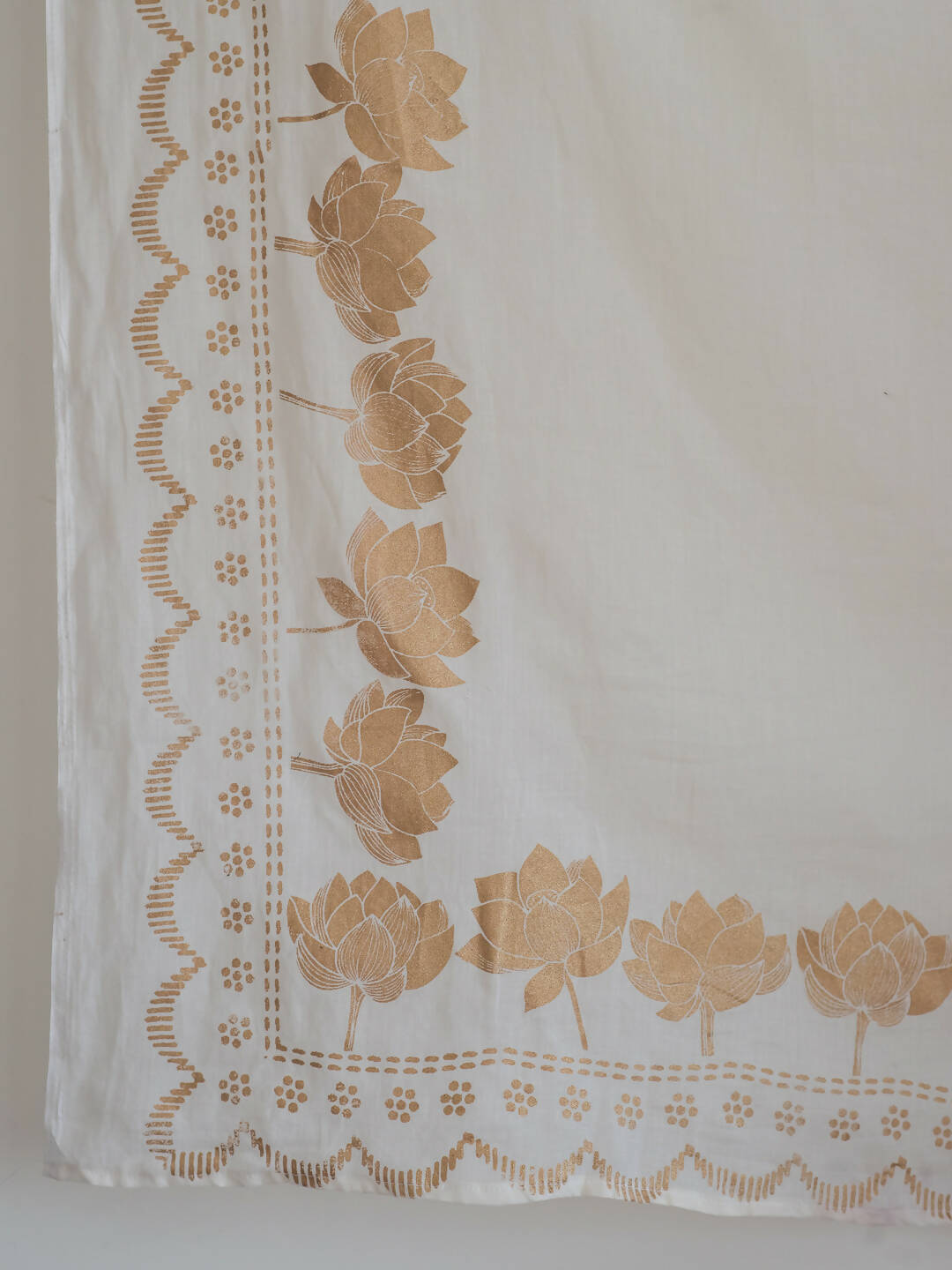 Suta White Floral Cotton Blend Saree | Grocsy