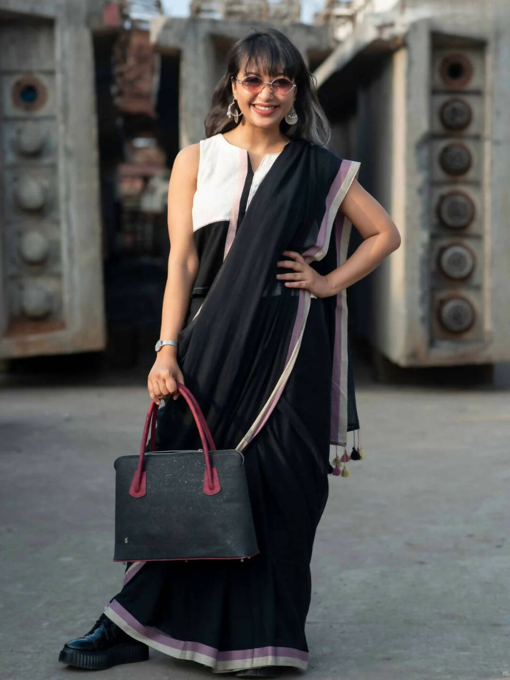 Suta Black Solid Mul Cotton Saree | Grocsy