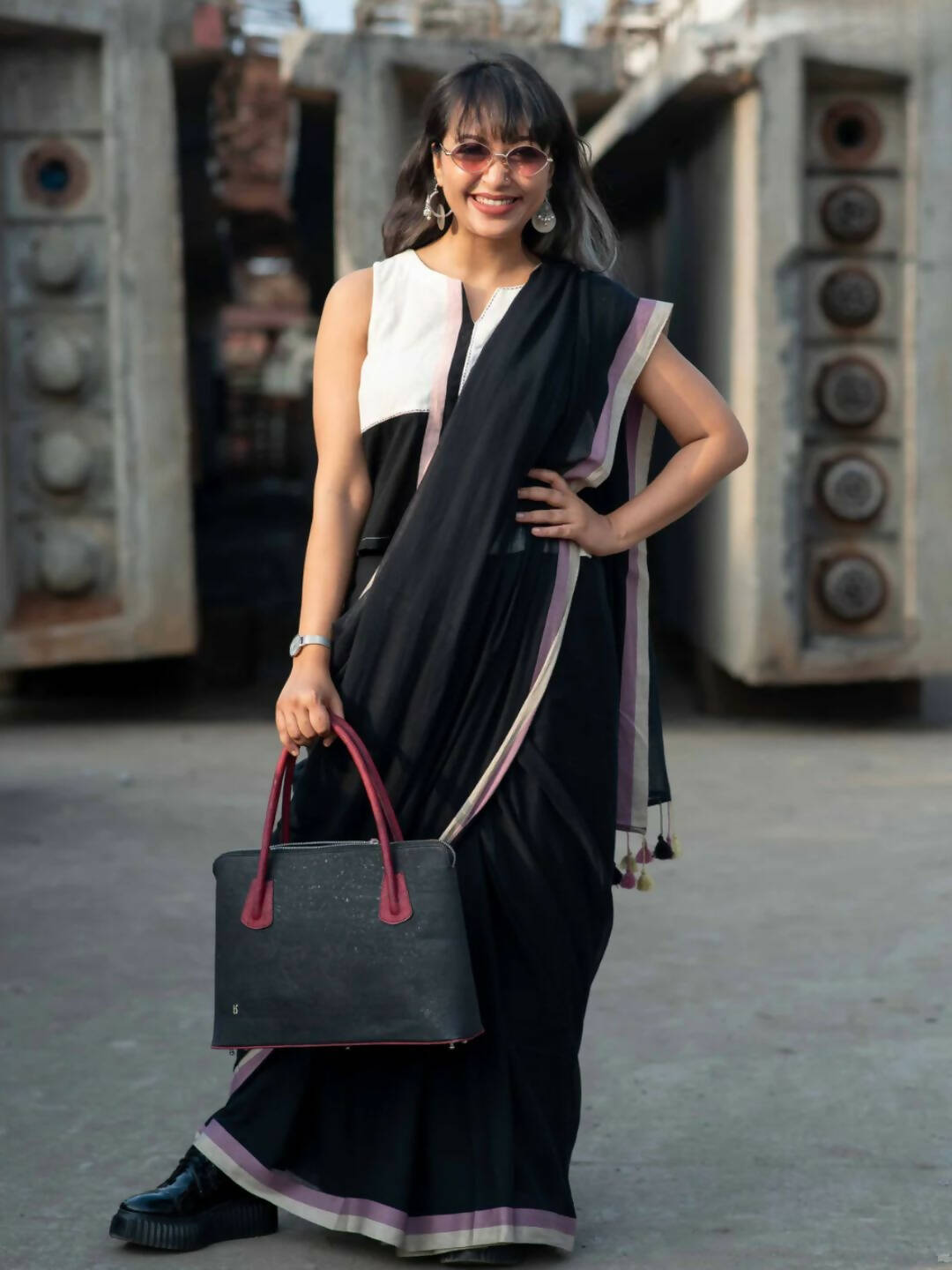 Suta Black Solid Mul Cotton Saree | Grocsy