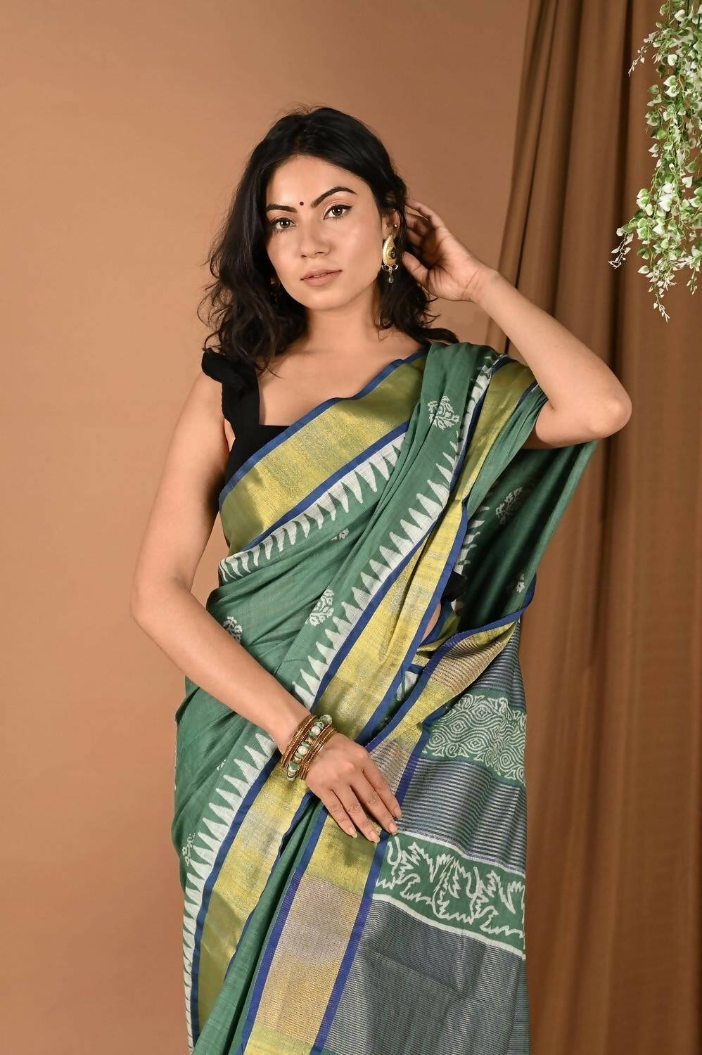 Very Much Indian Pure Cotton Handloom Saree With Intricate Borders - Green | Grocsy