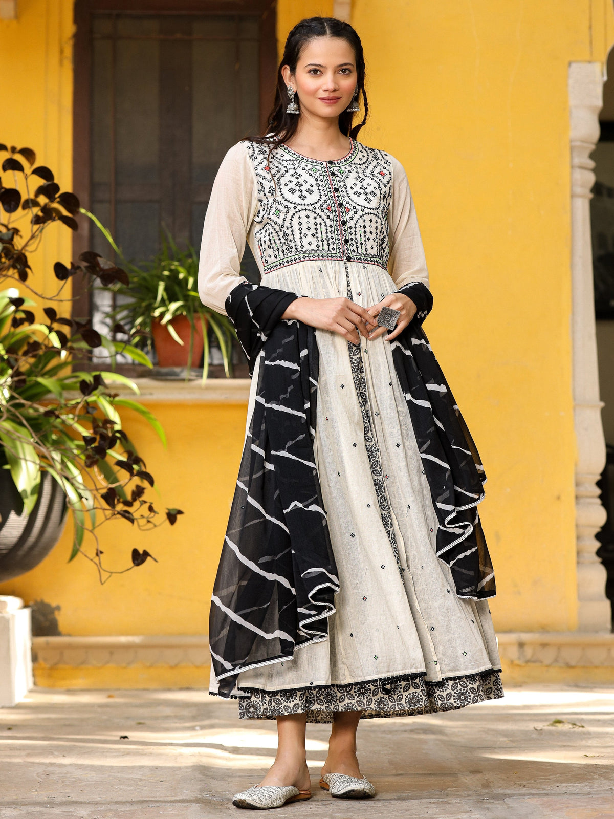Juniper Off-White & Black Cotton Embroidered Anarkali Dress With Jacket & Tie-Dye Dupatta | Grocsy