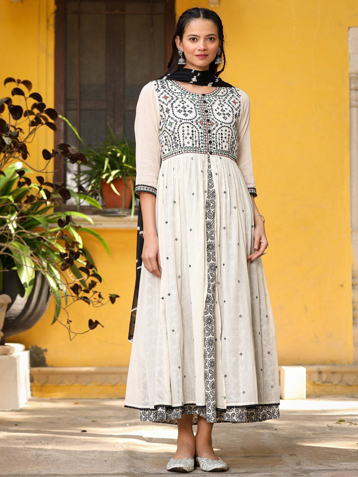 Juniper Off-White & Black Cotton Embroidered Anarkali Dress With Jacket & Tie-Dye Dupatta | Grocsy