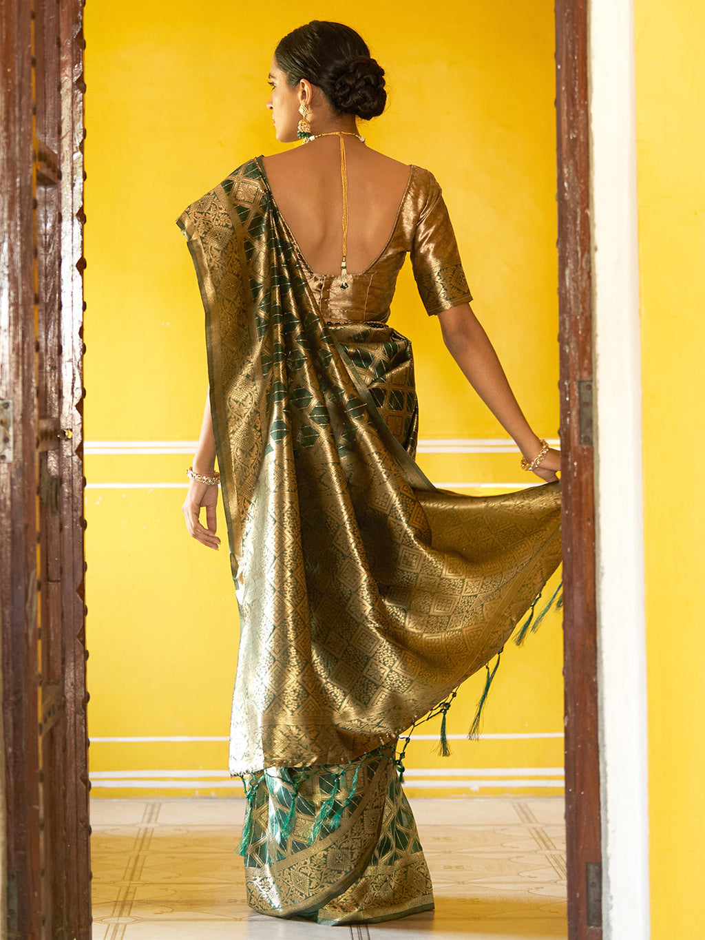 Janasya Dark Green Organza Woven Ethnic Motifs Kanjeevaram Saree | Grocsy