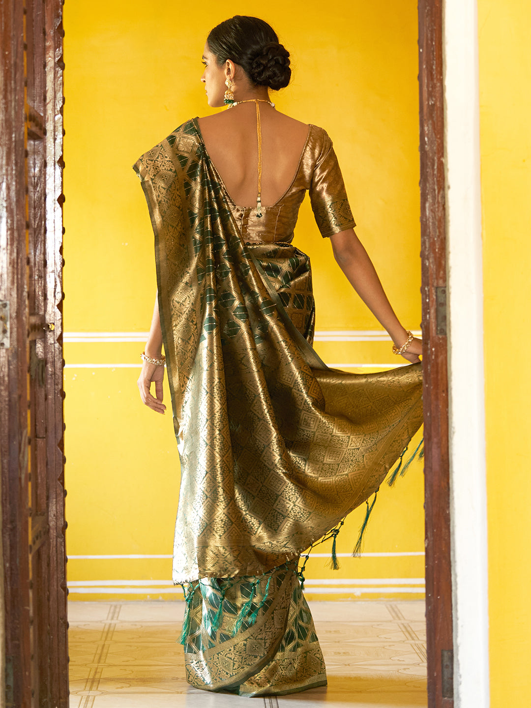 Janasya Dark Green Organza Woven Ethnic Motifs Kanjeevaram Saree | Grocsy