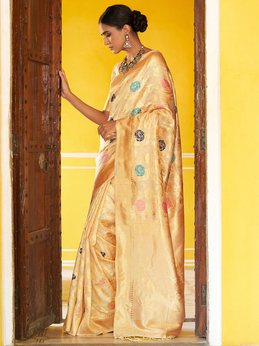 Janasya Cream Banarasi Silk Woven Floral Design Banarasi Saree | Grocsy