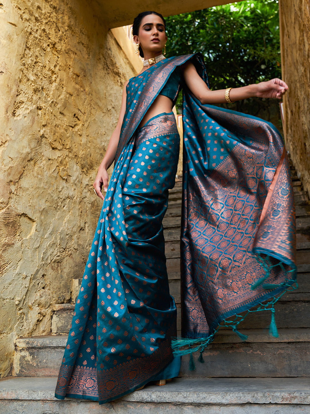 Janasya Green Banarasi Silk Ethnic Motifs Woven Design Saree | Grocsy