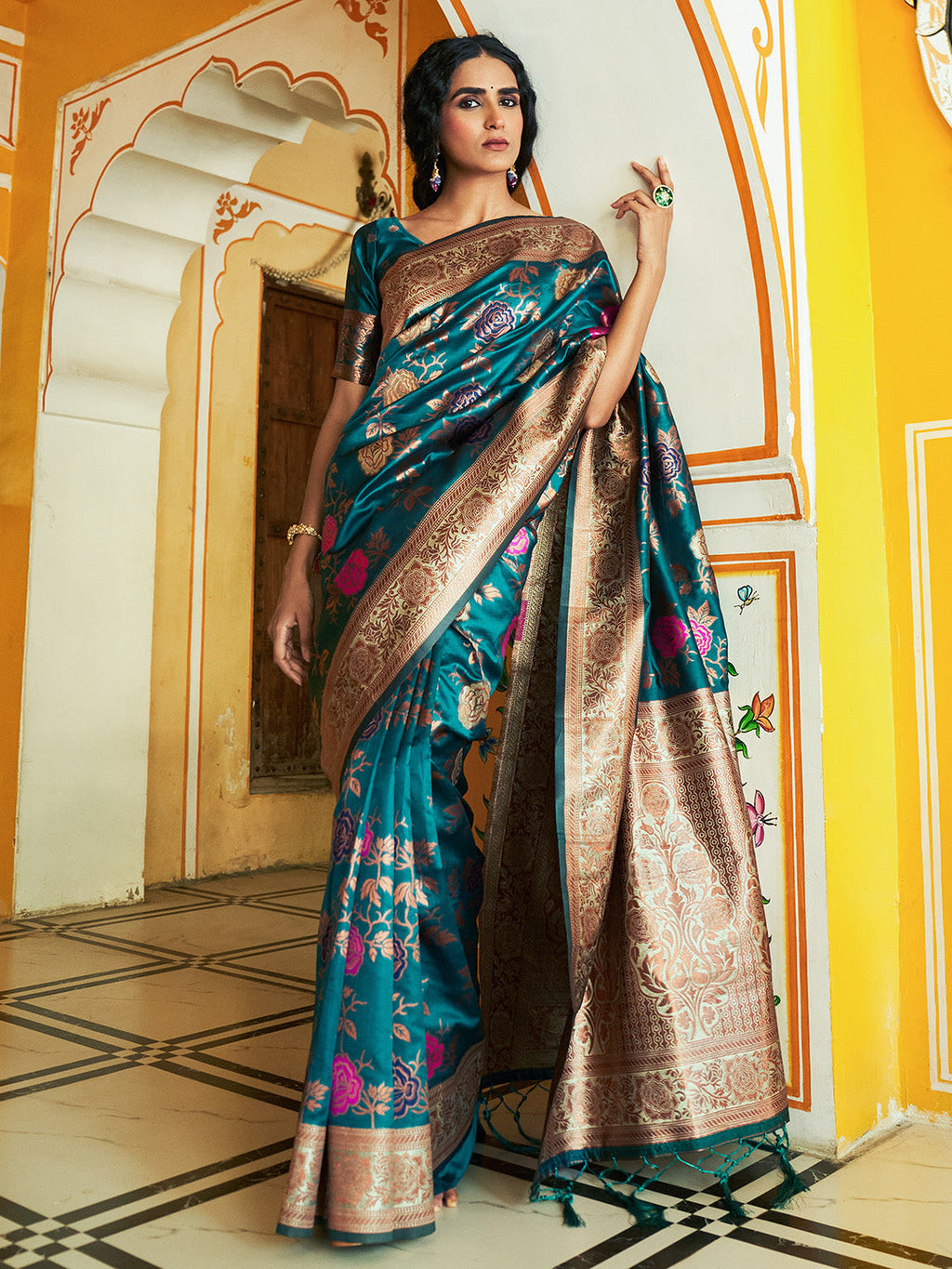 Janasya Dark Green Banarasi Silk Floral Woven Design Saree | Grocsy