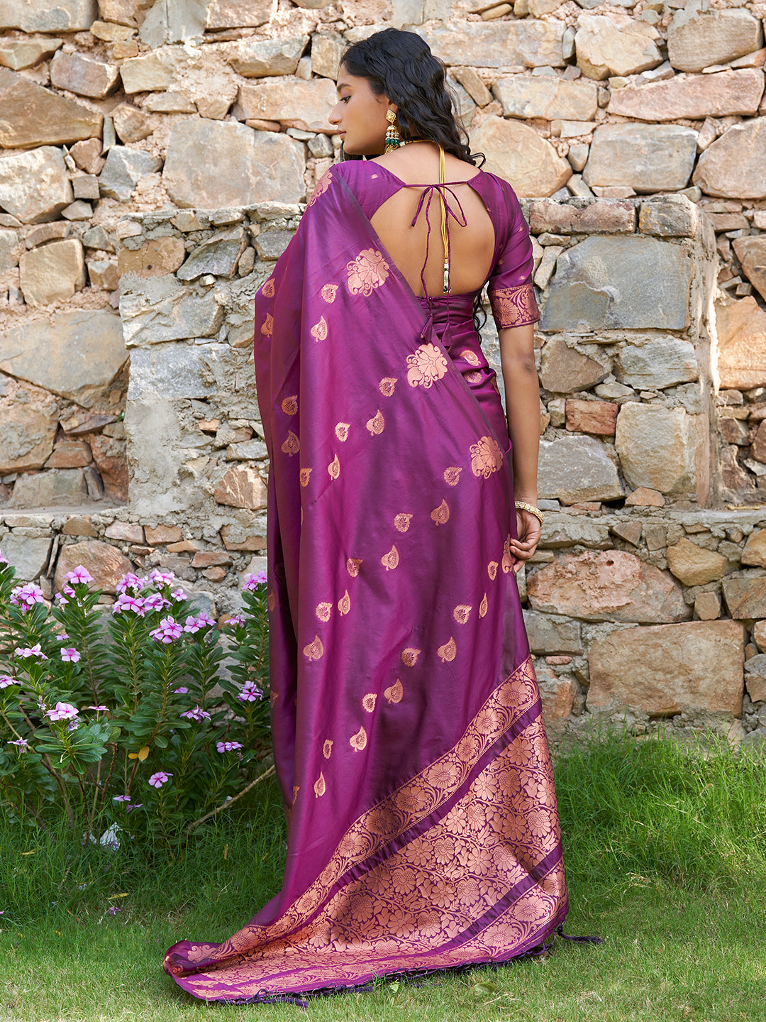 Janasya Wine Kanjeevaram Silk Woven Ethnic Motifs Kanjeevaram Silk Saree | Grocsy