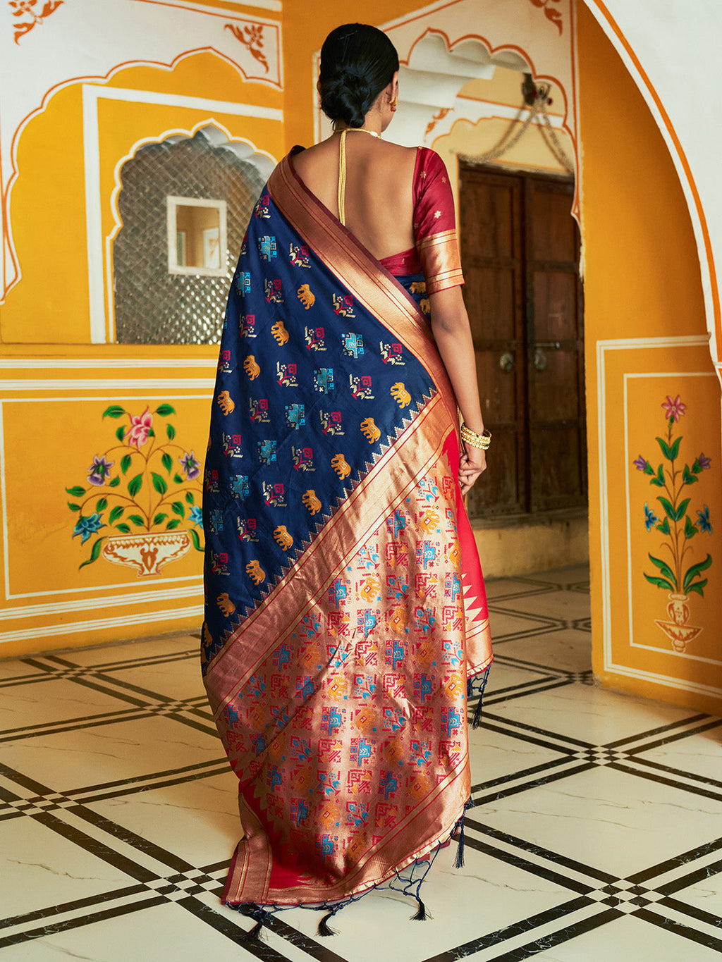 Janasya Navy Blue Cotton Silk Woven Ethnic Motifs Patola Saree | Grocsy