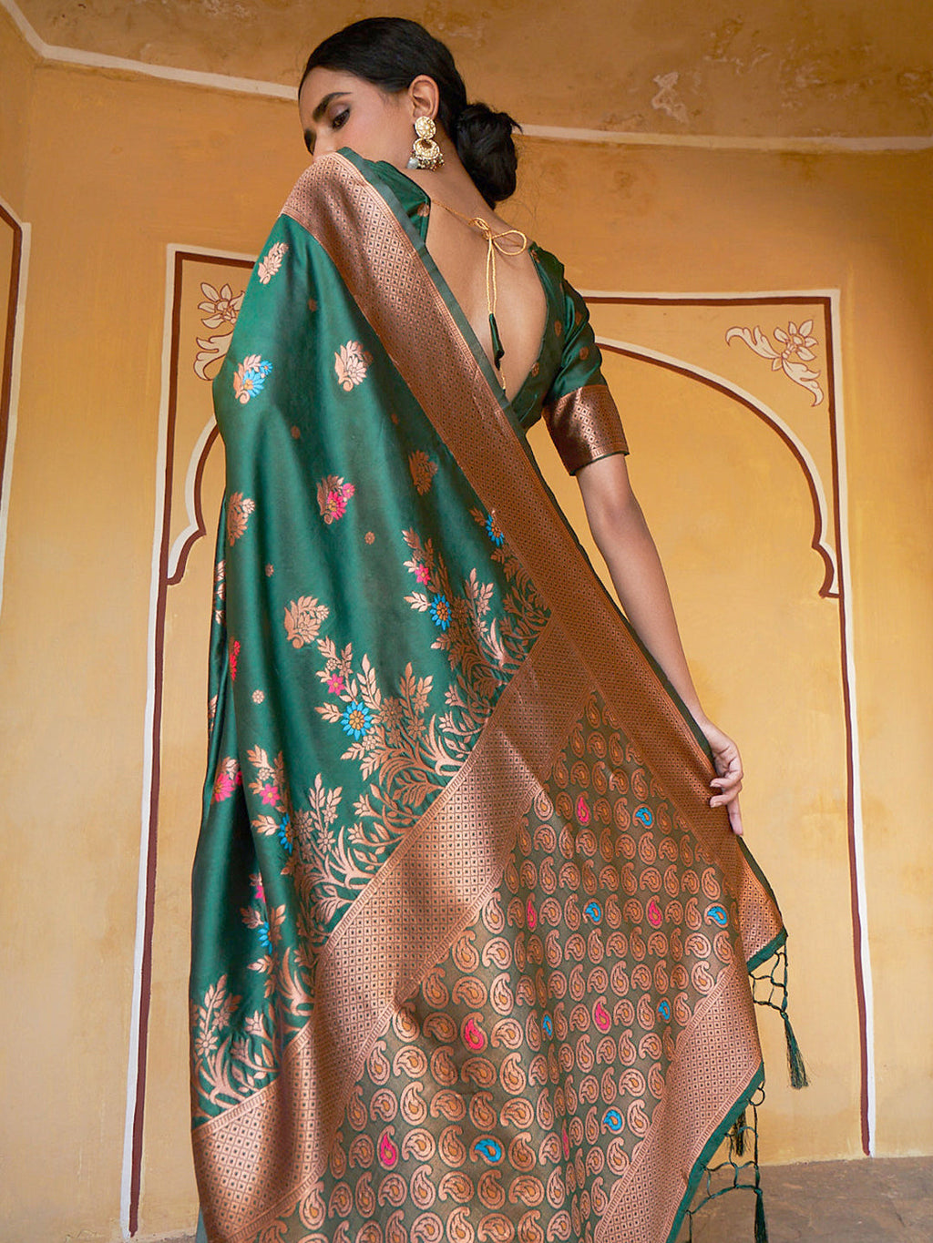 Janasya Green Banarasi Silk Woven Dual Tone Floral Design Banarasi Silk Saree | Grocsy