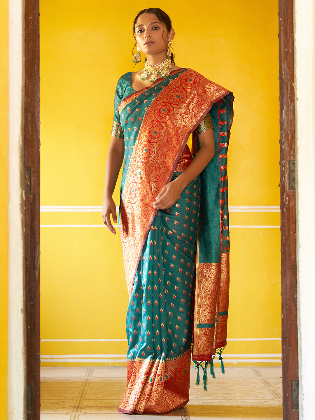 Janasya Green Silk Blend Woven Ethnic Motifs Woven Design Saree | Grocsy
