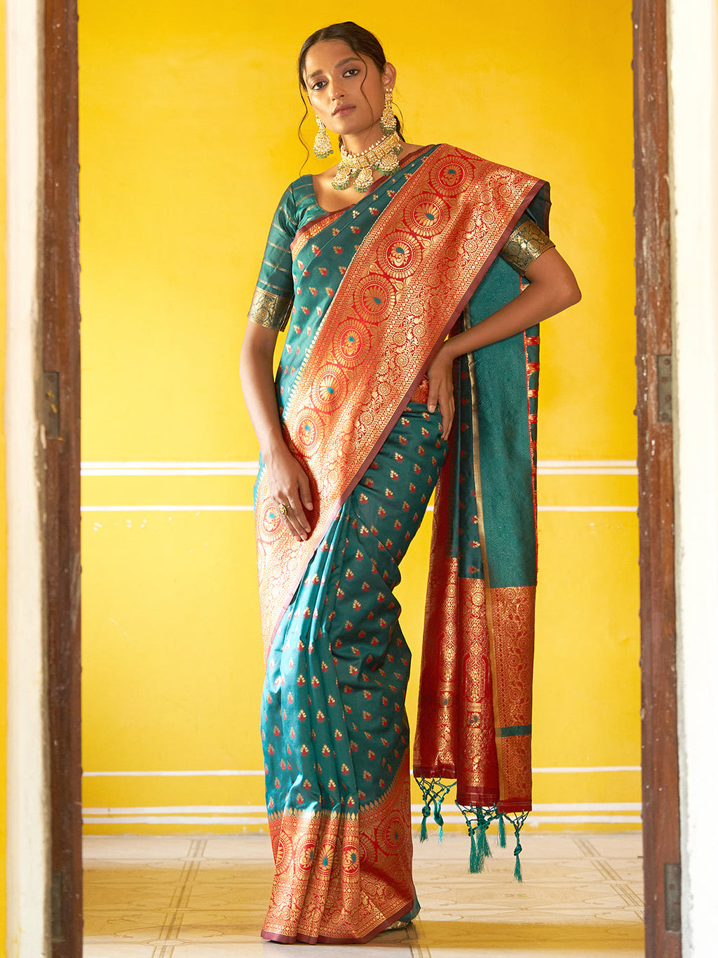 Janasya Green Silk Blend Woven Ethnic Motifs Woven Design Saree | Grocsy
