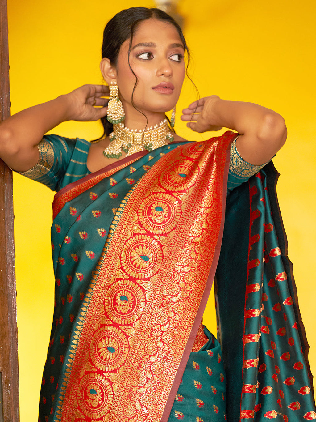 Janasya Green Silk Blend Woven Ethnic Motifs Woven Design Saree | Grocsy