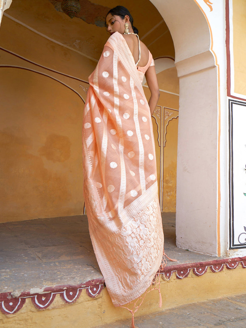 Janasya Peach Linen Cotton Leheriya Woven Design Saree | Grocsy