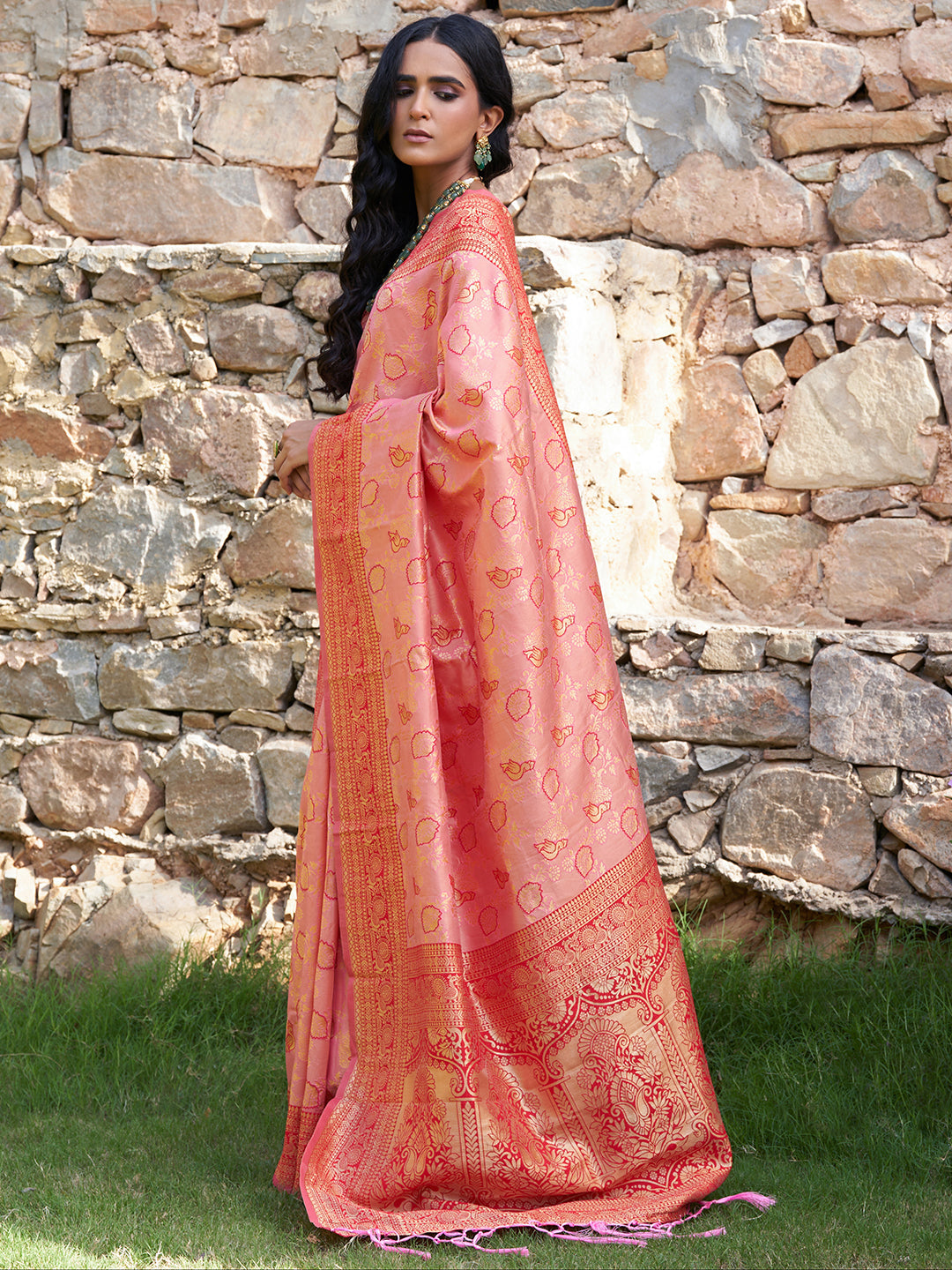 Janasya Peach Banarasi Silk Woven Dual Tone Floral Design Banarasi Silk Saree | Grocsy