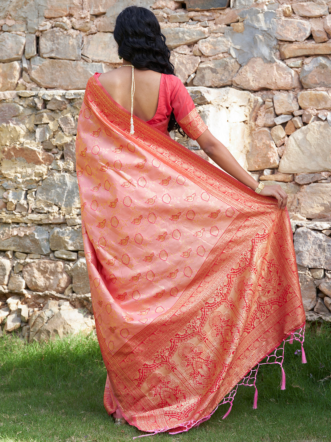 Janasya Peach Banarasi Silk Woven Dual Tone Floral Design Banarasi Silk Saree | Grocsy