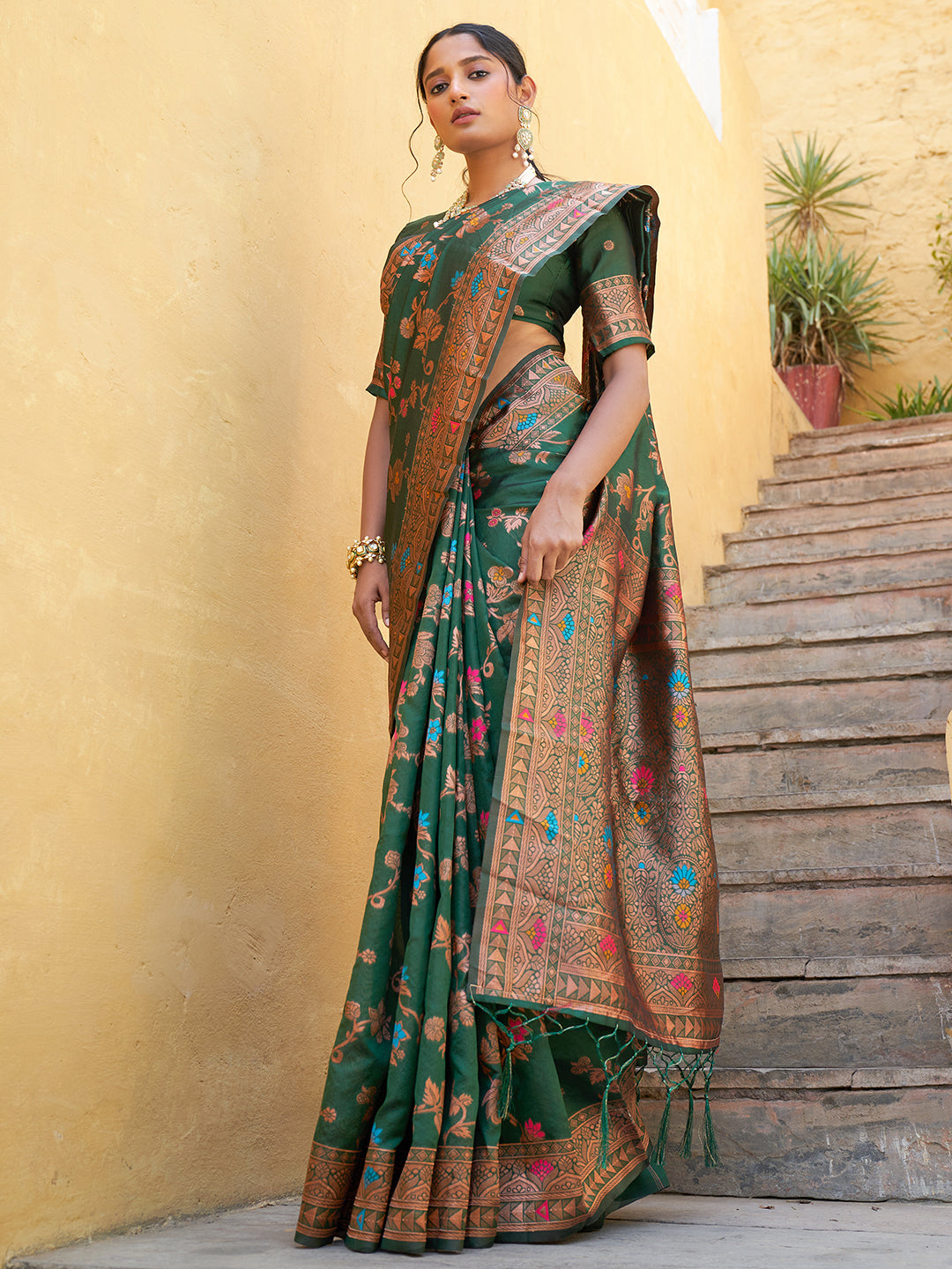 Janasya Green Banarasi Silk Woven Dual Tone Floral Design Banarasi Silk Saree | Grocsy
