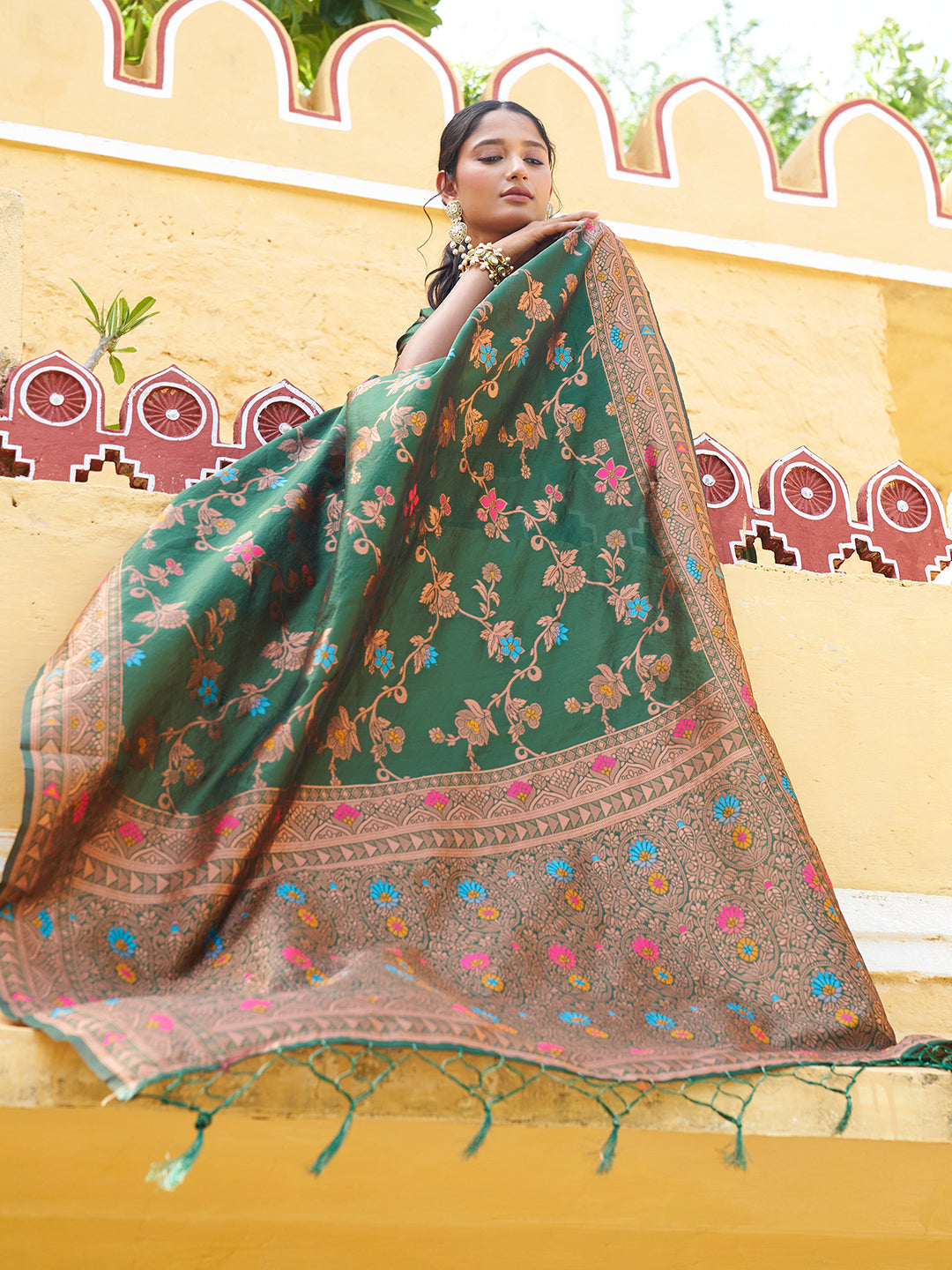 Janasya Green Banarasi Silk Woven Dual Tone Floral Design Banarasi Silk Saree | Grocsy