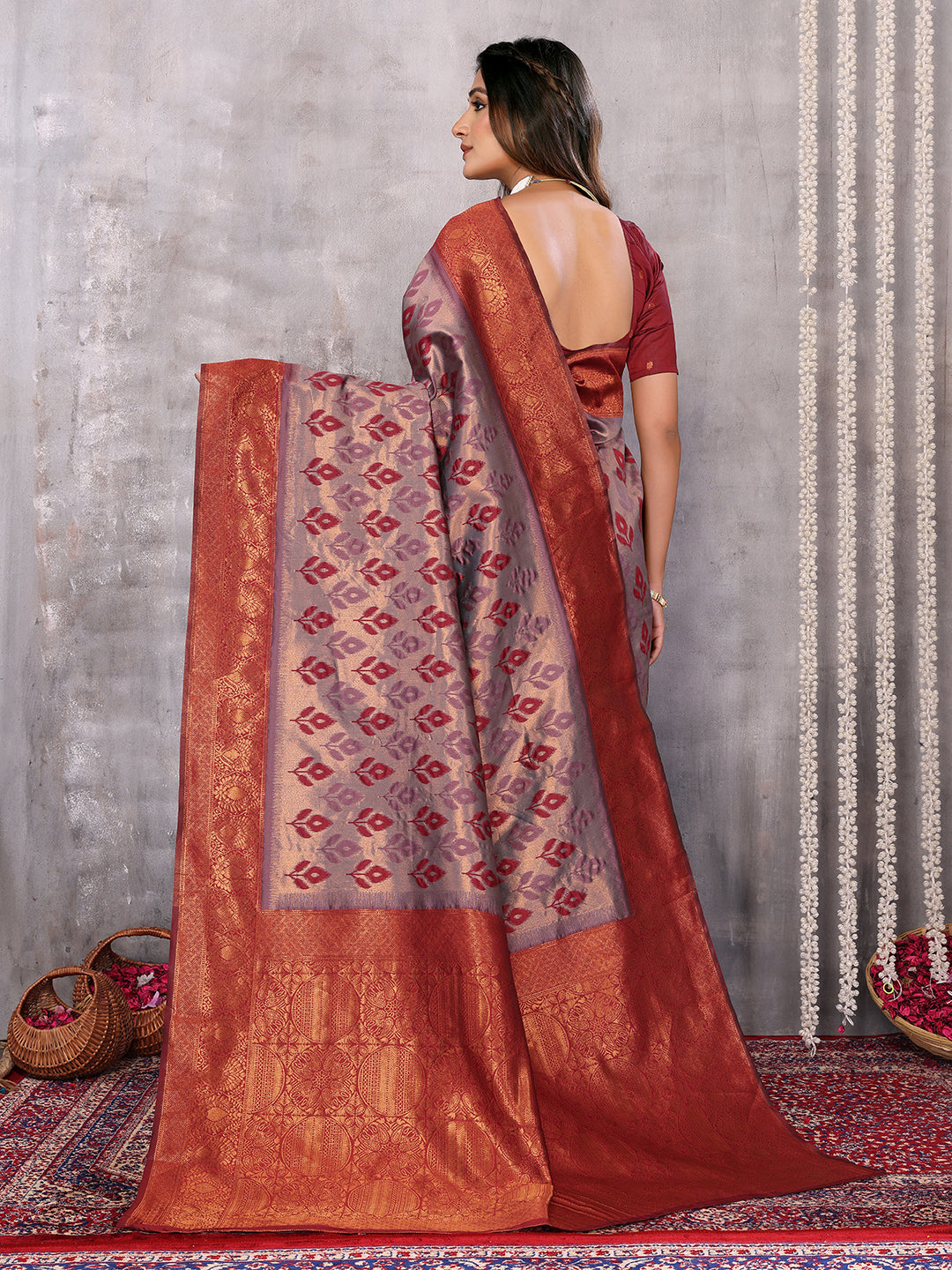 Janasya Grey & Maroon Silk Blend Ethnic Motifs Kanjivaram Saree | Grocsy
