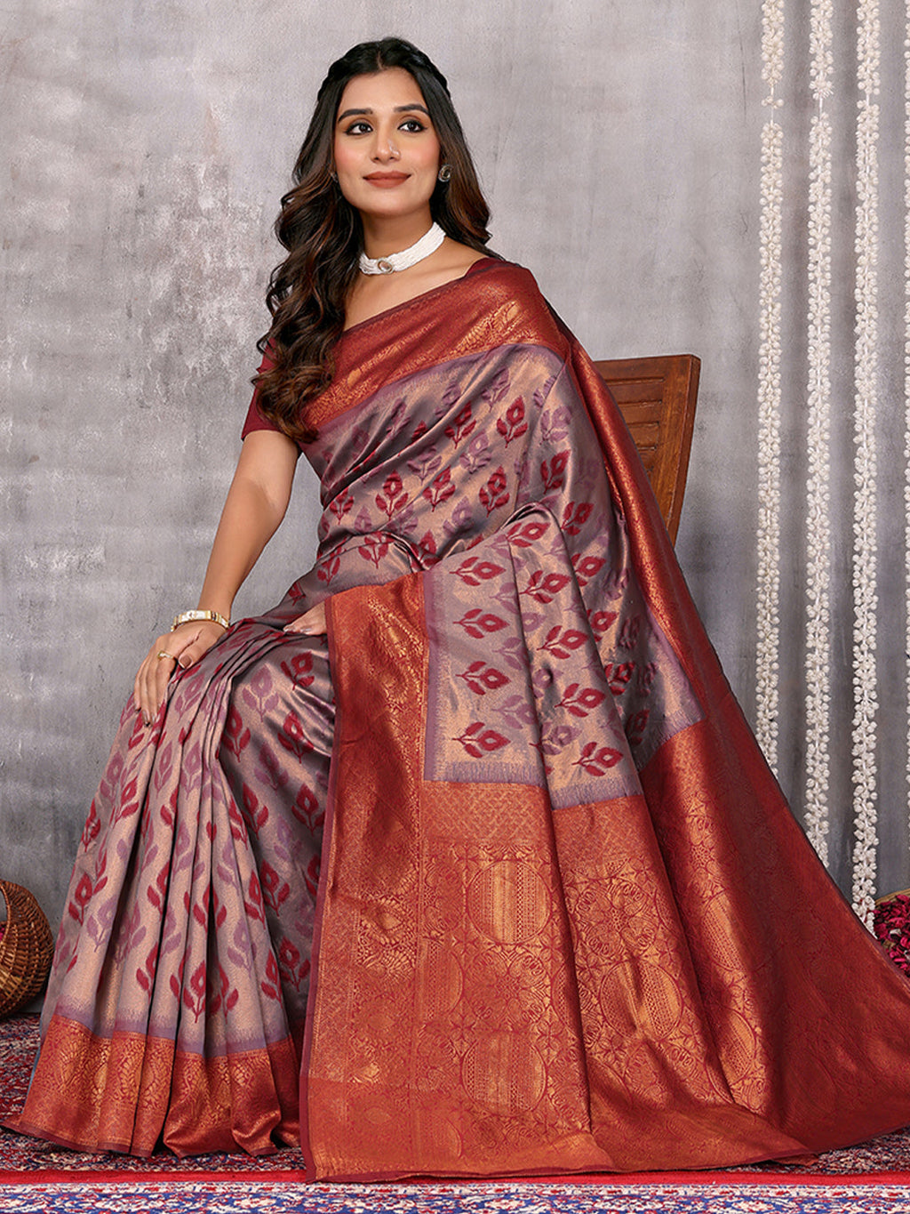 Janasya Grey & Maroon Silk Blend Ethnic Motifs Kanjivaram Saree | Grocsy